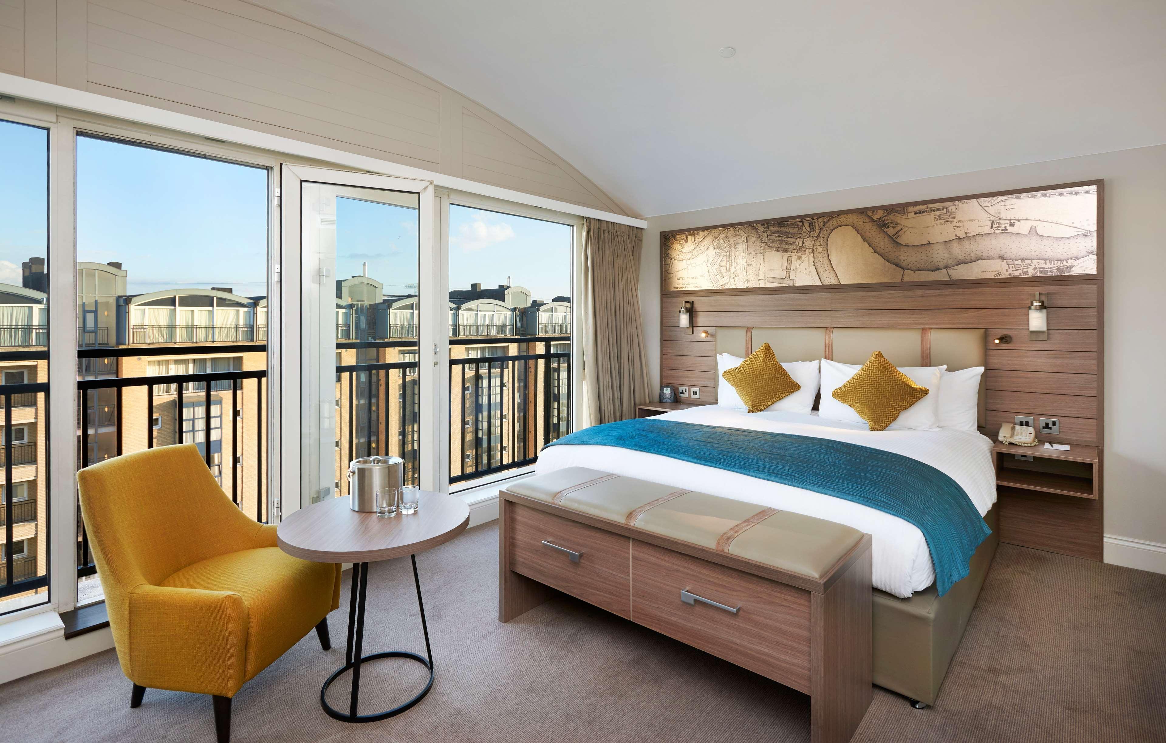 Doubletree By Hilton London - Docklands Riverside Экстерьер фото